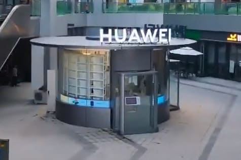Huawei abre en Wuhan un comercio con robots